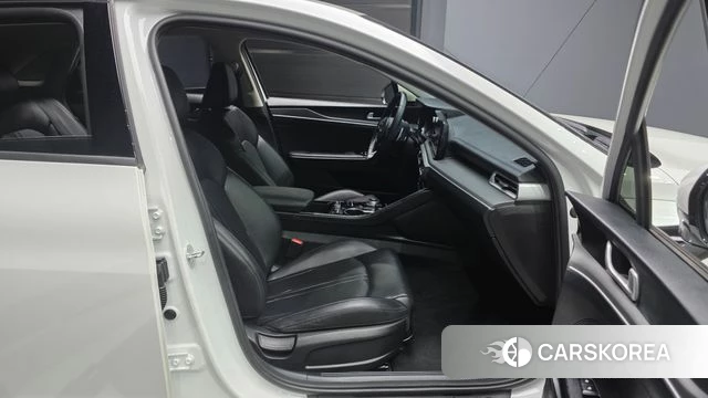 Kia K5 3rd generation 2023 Белый из Кореи, фото 2