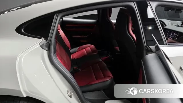 Porsche Taycan 2021 Серебристо-серый из Кореи, фото 2