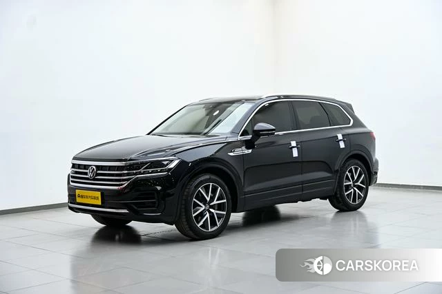 Volkswagen Touareg 2021 Черный из Китая, фото 2