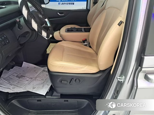 Hyundai Staria 2024 Серебристо-серый из Кореи, фото 2