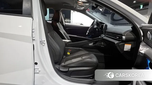 Hyundai The New Avante Hybrid (CN7) 2025 Белый из Кореи, фото 2