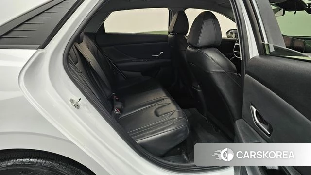 Hyundai Avante Hybrid (CN7) 2022 Белый из Кореи, фото 2
