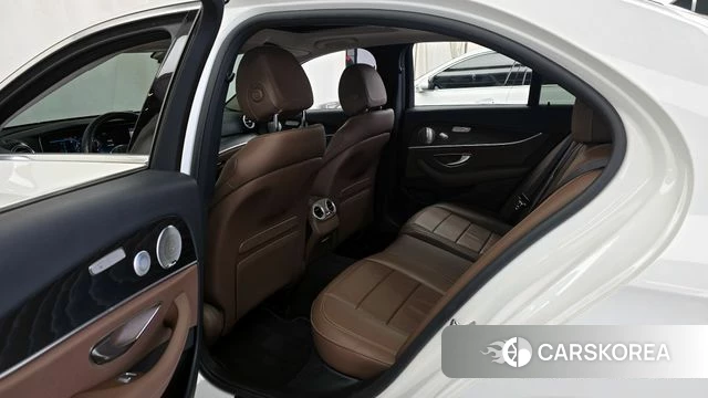 Mercedes-Benz E-Class W213 2020 Белый из Кореи, фото 2