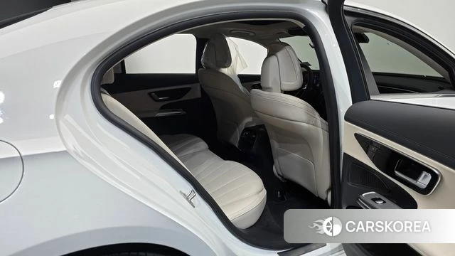 Mercedes-Benz E-Class W214 2025 Белый из Кореи, фото 2