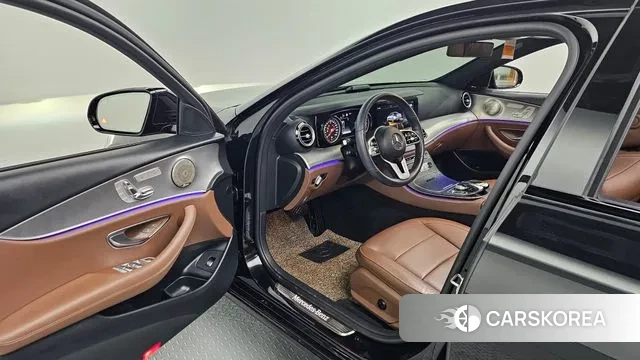 Mercedes-Benz E-Class W213 2020 Черный из Кореи, фото 2