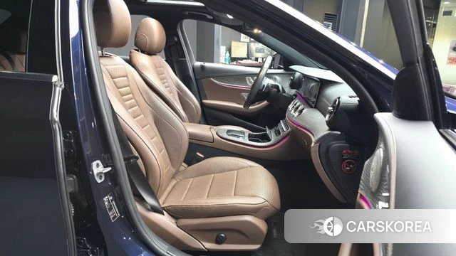 Mercedes-Benz E-Class W213 2022 Синий из Кореи, фото 2