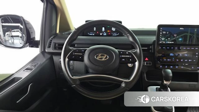 Hyundai Staria 2023 Серебряный из Кореи, фото 2