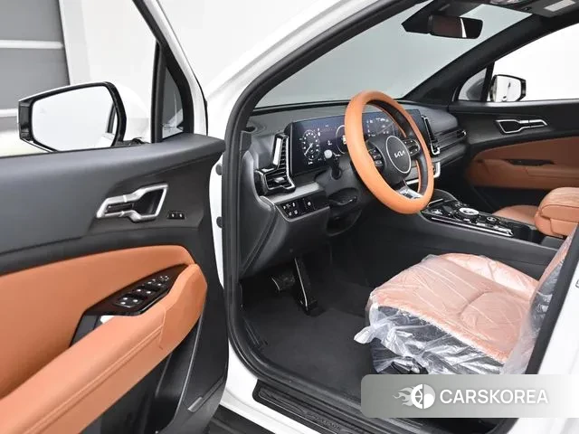 Kia Sportage 5th Generation Hybrid 2024 Белый из Кореи, фото 2