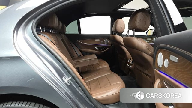 Mercedes-Benz E-Class W213 2020 Серый из Кореи, фото 2