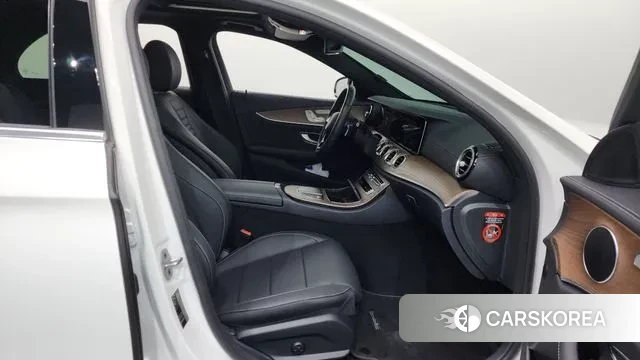 Mercedes-Benz E-Class W213 2020 Белый из Кореи, фото 2