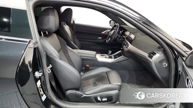 BMW 4 Series (G22) 2022 Черный из Кореи, фото 2