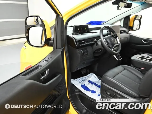 Hyundai Staria 2023 Желтый из Кореи, фото 2