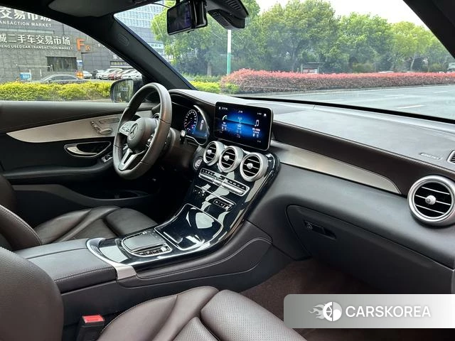 Mercedes-Benz GLC 2021 Черный из Китая, фото 2