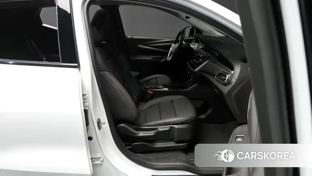 Chevrolet (GM Daewoo) Bolt EUV 2022 Белый из Кореи, фото 2