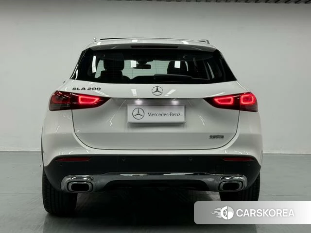 Mercedes-Benz GLA 2021 Белый из Китая, фото 2