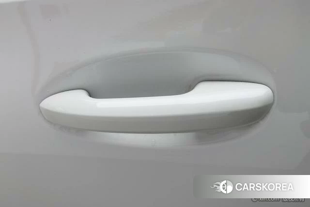 Mercedes-Benz Class C 2023 Белый из Китая, фото 2