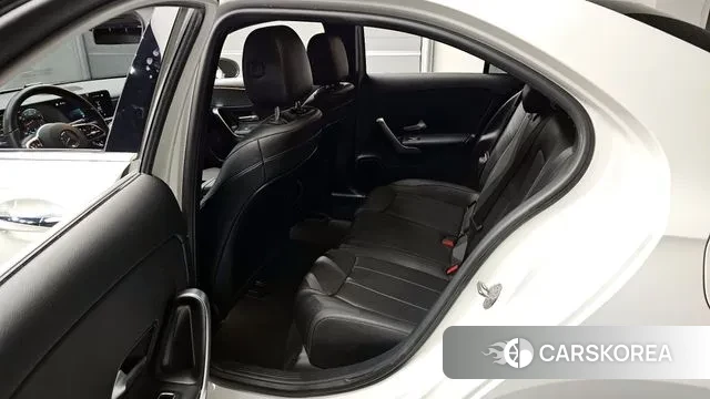 Mercedes-Benz A-Class W177 2021 Белый из Кореи, фото 2