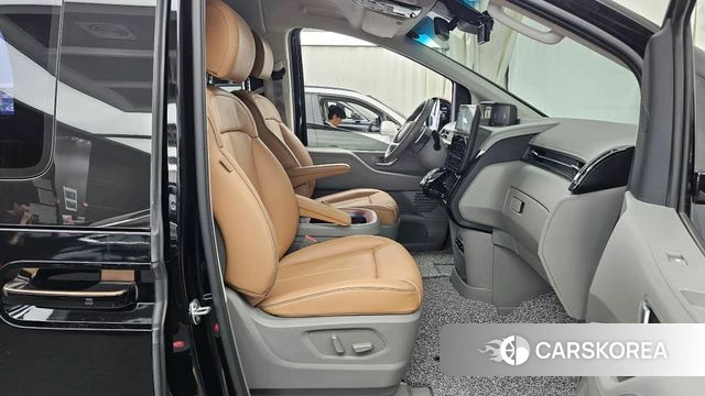 Hyundai Staria 2024 Черный из Кореи, фото 2