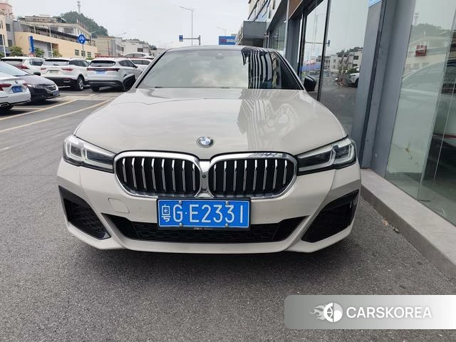 BMW 5 series 2021 Серебристо-серый из Китая, фото 2