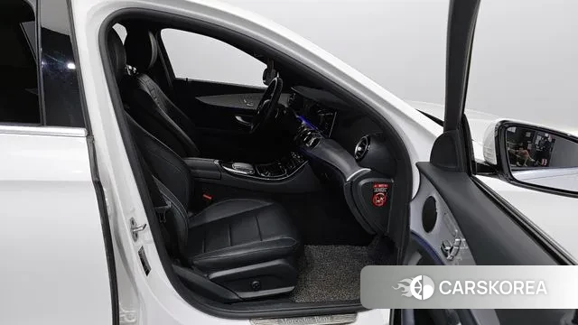 Mercedes-Benz E-Class W213 2021 Белый из Кореи, фото 2