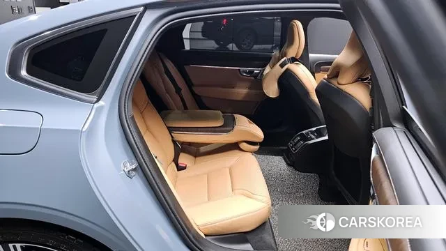 Volvo S90 2021 Серебристо-серый из Кореи, фото 2