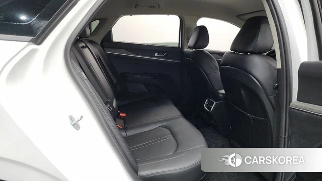 Kia The New K5 Hybrid 3rd generation 2024 Белый из Кореи, фото 2