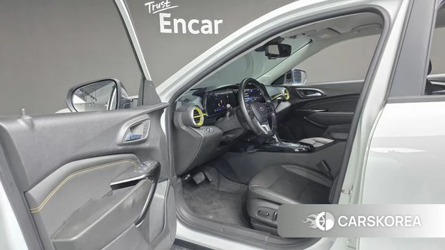 Chevrolet (GM Daewoo) Trax Crossover 2023 Белый из Кореи, фото 2