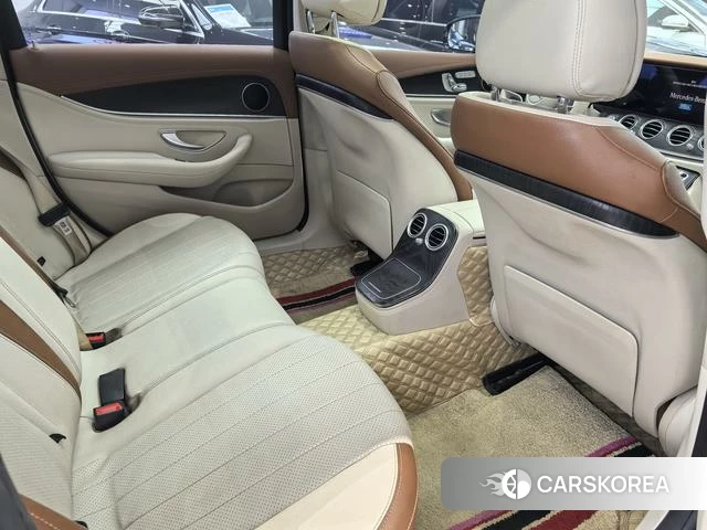 Mercedes-Benz E-class 2021 Черный из Китая, фото 2