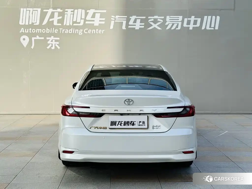 Toyota Camry 2025 Белый из Китая, фото 2