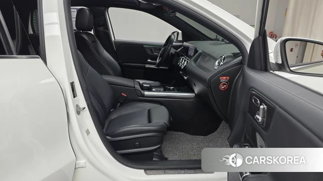 Mercedes-Benz GLA - Class H247 2021 Белый из Кореи, фото 2
