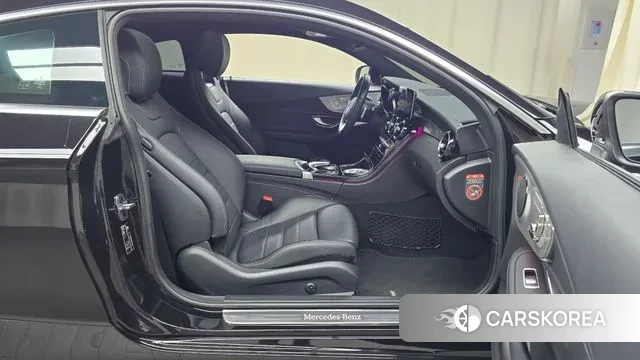 Mercedes-Benz C-Class W205 2019 Черный из Кореи, фото 2