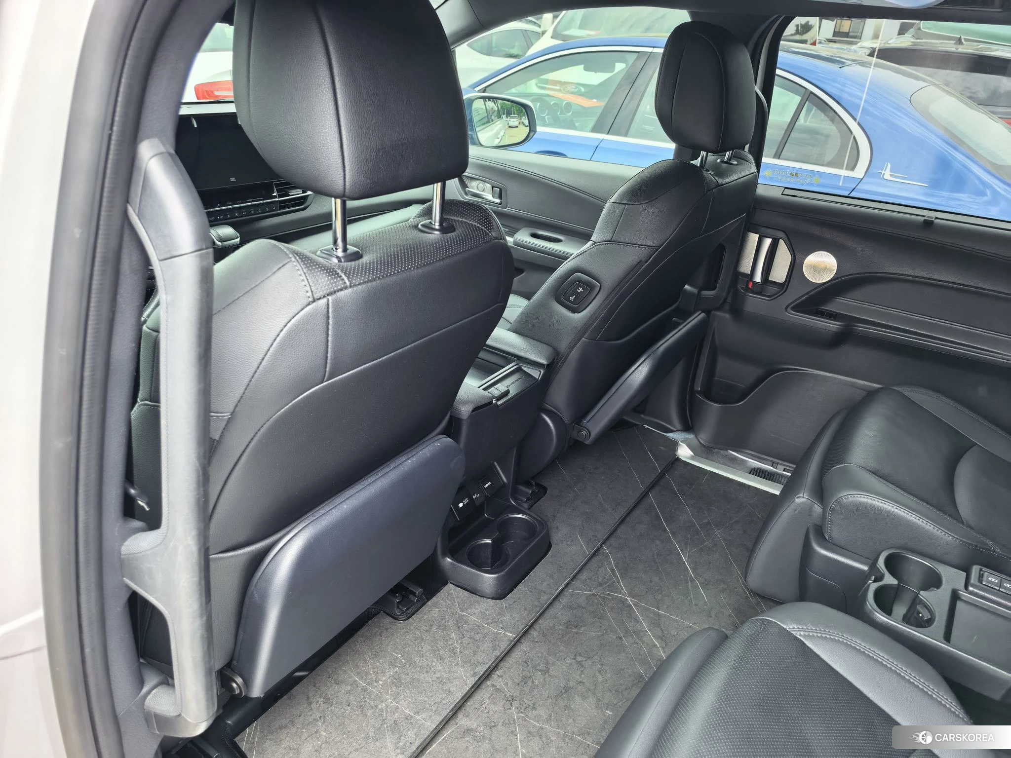 Toyota Saina 2023 Белый из Китая, фото 2