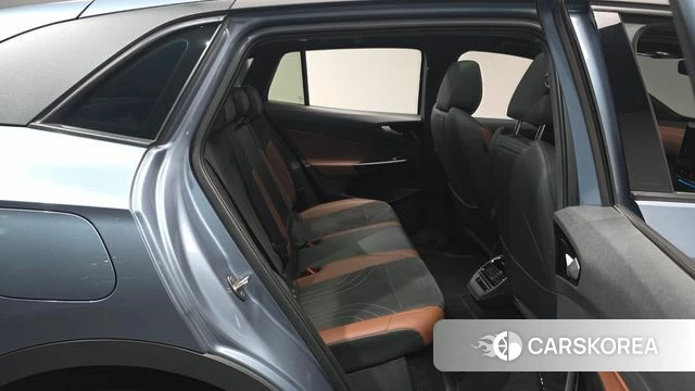Volkswagen ID.4 2023 Серый из Кореи, фото 2