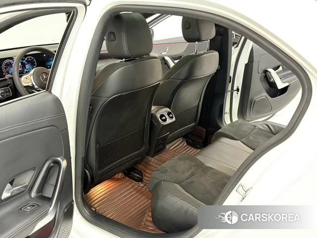 Mercedes-Benz Class A 2021 Белый из Китая, фото 2