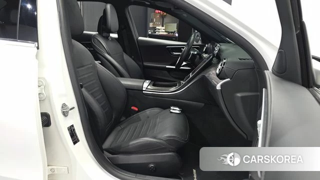 Mercedes-Benz C-Class W206 2022 Белый из Кореи, фото 2