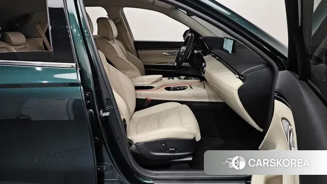 Genesis GV70 2022 Темно-зеленый из Кореи, фото 2