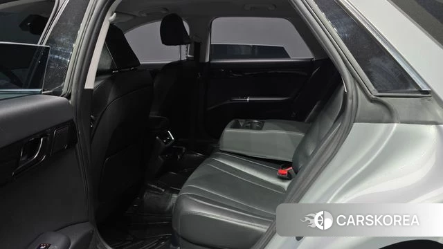 Hyundai Grandeur (GN7) 2024 Серебристо-серый из Кореи, фото 2