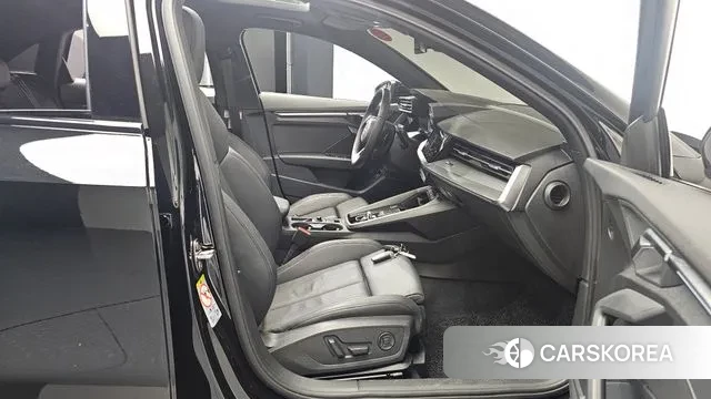 Audi A3 (8Y) 2023 Черный из Кореи, фото 2