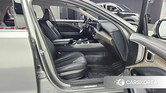 Kia K8 2024 Серебристо-серый из Кореи, фото 2