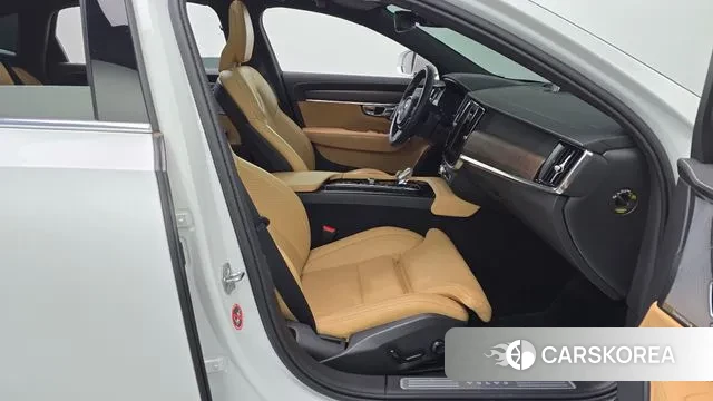 Volvo S90 2021 Белый из Кореи, фото 2