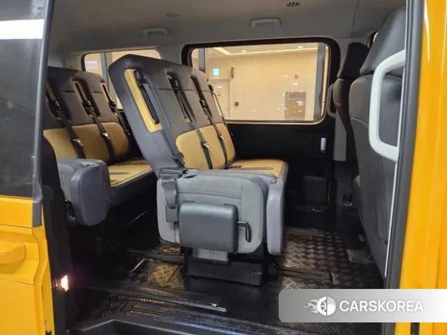 Hyundai Staria 2025 Желтый из Кореи, фото 2