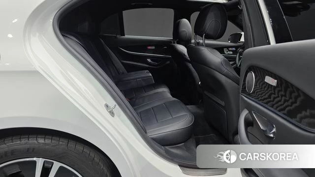 Mercedes-Benz E-Class W213 2022 Белый из Кореи, фото 2