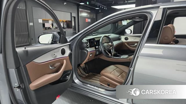 Mercedes-Benz E-Class W213 2020 Серый из Кореи, фото 2