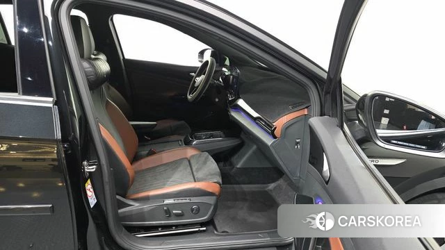 Volkswagen ID.4 2022 Черный из Кореи, фото 2