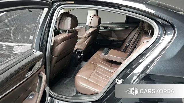 BMW 5 Series (G30) 2022 Черный из Кореи, фото 2