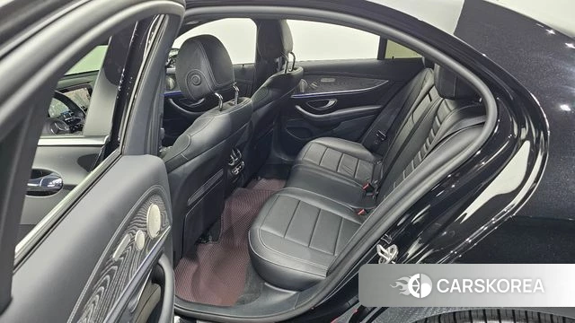 Mercedes-Benz E-Class W213 2022 Черный из Кореи, фото 2