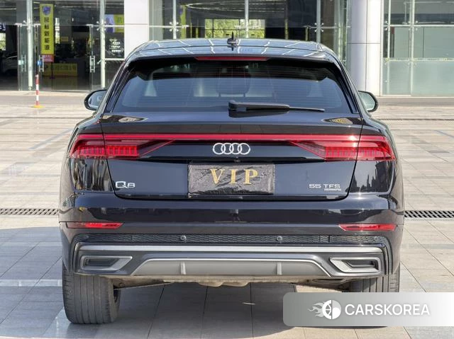 Audi Q8 2022 Черный из Китая, фото 2