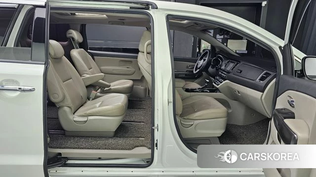 Kia The New Carnival 2019 Белый из Кореи, фото 2
