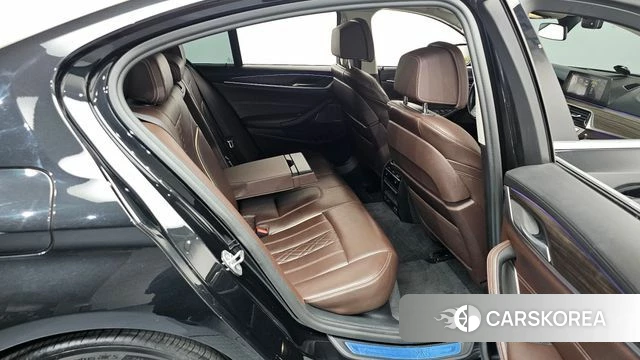 BMW 5 Series (G30) 2020 Черный из Кореи, фото 2