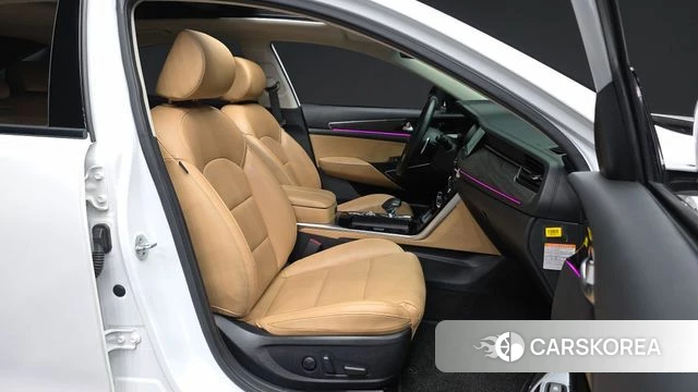 Kia K7 Premier Hybrid 2021 Белый из Кореи, фото 2